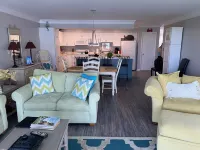 Family-friendly beach condo, Indian Beach, NC Отели в г. Индиан Бич