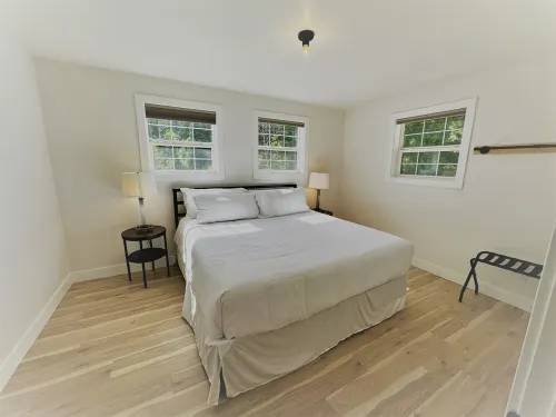 Outlaw Inn!  Minutes from Main Street, 3 bedroom, 3 bathrooms, full living space