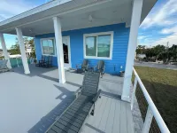 Driftwood Isles - New Gulf View Home with Large deck, Elevator and more! Hotels in Hudson