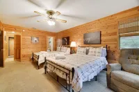 Ranch on Greenwood: Hot tub , fire pits, kayaks, Rafts, Bikes