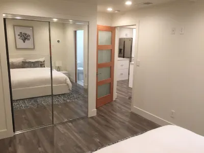 “The White House” You will have the best experience Golden Tee Golfland附近的飯店