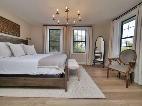 Peaceful pet & family friendly MotherLode Cabin - steps to historic Sutter Creek