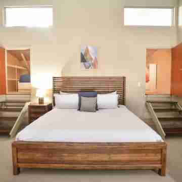 Luxury Lakeview Luxury Condo Rooms