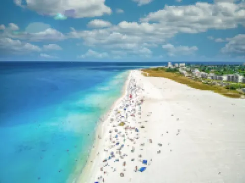 Cozy Coastal Getaway - 2 min Walk to Beach & Village, Shops & Restaurants Hotéis em Siesta Key