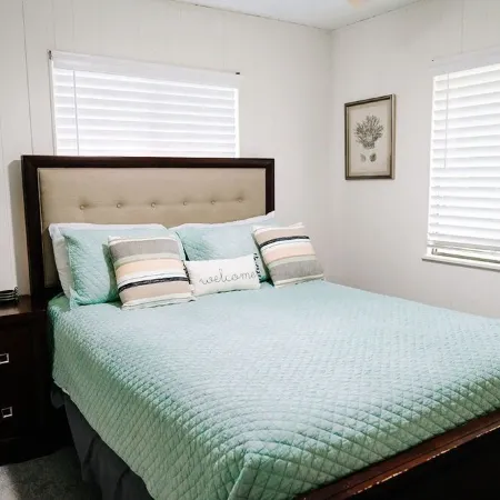 Riverfront Cottage Retreat with 2 Docks + Scenic Views on the St. John’s River!