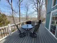 Blue Haven-Community Pool with Lake Access; Fire Pit; 10 Min to Marina & Park
