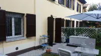 "The Little Garden," Studio apartment, garden and private parking space_Airport+Ducati Hotels in Borgo Panigale