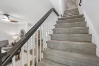 Beautiful 4 bedroom home just 3 1/2 blocks from downtown & Lake Michigan - Balcony