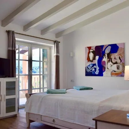 Fantastically Beautiful Holiday Home with Wonderful Views