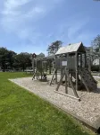 Beautiful bungalow, 5 minute walk to the beach