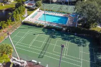 Fantastic Shorewalk Vacation 2 bed/2 bath condo/Lake view/close to IMG, beaches