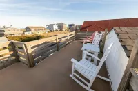 Ocean Views -Dog Friendly- 3rd Row From The Beach
