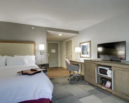 Hampton Inn & Suites Springfield Downtown Hotels in Springfield