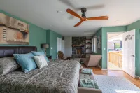 NO HOTEL FEES_AVL Luxury_Pets_Views_SPA_Game Room Hotels in Lower Hominy