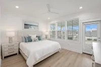 Iris! Sleeps 20 ! Pool ! Beach! - Private Pool