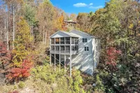 Long-Distance Views and Privacy! Easy Car Access and Walkable to Trails. Hotels near Fred W. Symmes Chapel