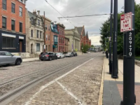 Downtown3BR/2.5BA Townhouse-RoofBalcony-Park 2Cars