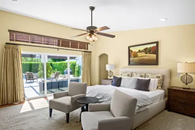 Desert Gem w/2 Master Bedrooms, Saltwater Pool & Spa, Mountain Views Hotels near Trader Joe's