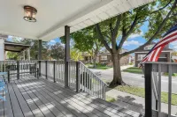 5 Star Upscale Entire Family Neighborhood Home - Homestays