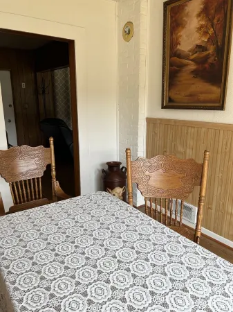 Quiet country farmhouse, the scenery says it all - near Beaver PGE Power Plant.