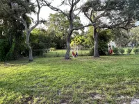 Close to beach ! 3 Bdrm , 2 Bath - Duplex