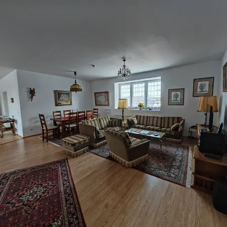 O3 - Gut Ausgestattete 180qm Wohnung Отели в г. Графенвёр