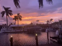 Palm Villa: New Remodel / Waterfront / Salt Water Pool!