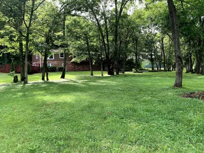 Mill Creek Retreat Scenic Cottage Hotels near Brentwood Inclusive Playground