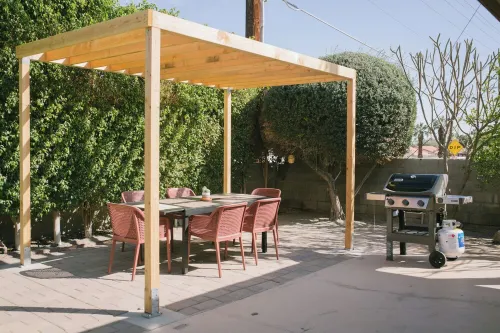 The Palmera House - walkable to Coachella and Stagecoach