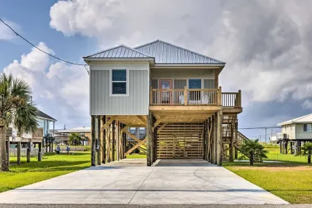 NEWLY BUILT DAUPHIN ISLAND HOME!! Отели в г. Дофин-Айленд