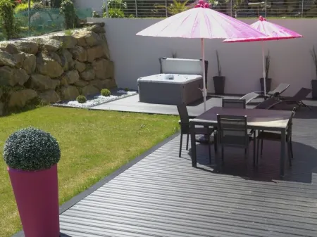 Gite la Capitainerie (5 stars) - private spa facing Brehat- Paimpol Отели в г. Плубаланек