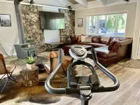 Multi-Family Vacation Bliss -Walk to Beach & Nature Trails Pet OK