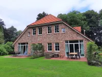 Luxurious Frydag vacation apartment in Karl-Georgs-Forst; dogs welcome