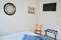 Cottage on Main - 357 Hotels in Forest City