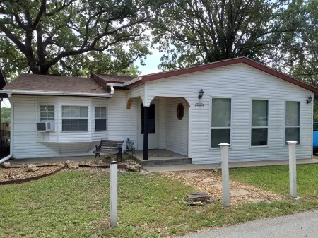 Ozark Family Getaway in beautiful Warsaw.