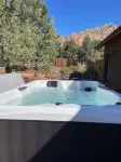 Sedona Hiker’s Retreat with hot tub - 욕조