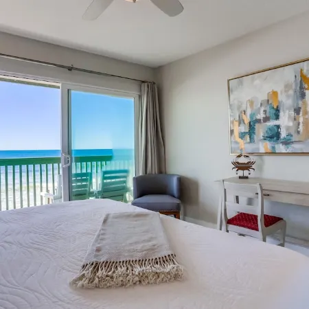 Beachfront Family Dream! On the strand in Oceanside - Pet friendly!