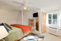 Dome House on Bear Creek - Hot Tub - 20 acres of Bear Creek Frontage - Secluded