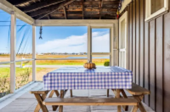 Salt Box by the Sea: Water View - Charming 3-bedroom Cottage in Wells!