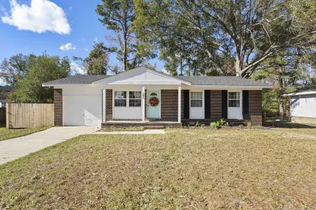 Beautiful Private Home and Patio