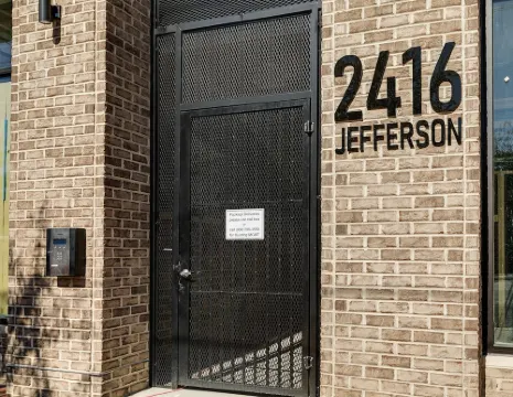 Super Walkable 2-bedroom w/ 5-Star Finishes!