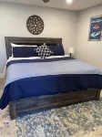 Mikes by the bayPet friendly Waterfront view, child  friendly.  Beaches close