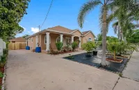 Luxury Home 7PPL / Airport / Busch Gardens Hotels in Egypt Lake-Leto