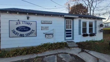 1-bd Bungalow/Free Parking