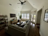 Cozy Cabin in Lake Community