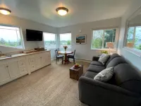Gracie's Homer House; Home With A View