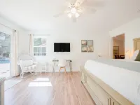 Island Retreat - Backyard Oasis w/Pool/NEW Hot Tub/Tiki Bar
