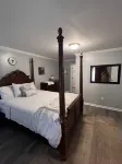 Cool and Calm 4bd  4ba close to all amenities in the city, - 3-Star