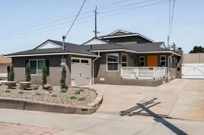 The Orange House- In the Heart of San Diego 콜스 산 주변 호텔