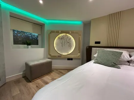 The Luxurious Hideaway Отели рядом с достопримечательностью «Строберри Филд»